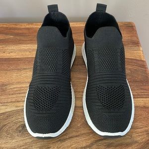 Danskin Cheerful slip-on womens size 9 black